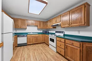 15695 Sussex Dr, Minnetonka, MN 55345 - Photo 8