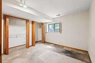 15695 Sussex Dr, Minnetonka, MN 55345 - Photo 24