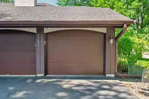 15695 Sussex Dr, Minnetonka, MN 55345 - Photo 30