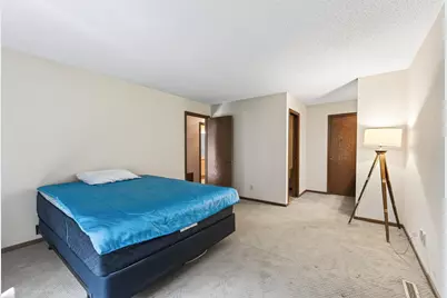 15695 Sussex Drive, Minnetonka, MN 55345 - Photo 12