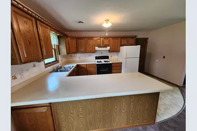 217 Lowell Street E, Le Roy, MN 55951 - Photo 4