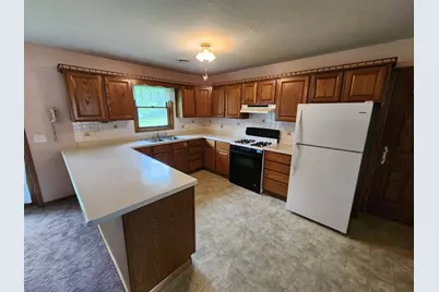 217 Lowell Street E, Le Roy, MN 55951 - Photo 2
