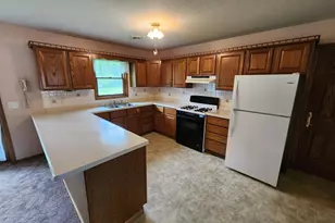 217 Lowell Street E, Le Roy, MN 55951 - Photo 2