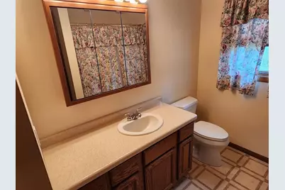 217 Lowell Street E, Le Roy, MN 55951 - Photo 8