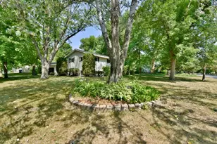 801 Maywood Dr, Saint Cloud, MN 56303 - Photo 2