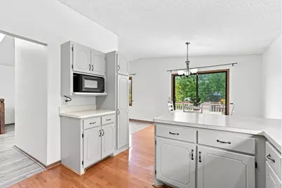 8106 Vincent Avenue N, Brooklyn Park, MN 55444 - Photo 14