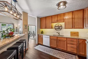 912 Kelly Ct, Chanhassen, MN 55317 - Photo 6