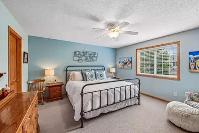 912 Kelly Court, Chanhassen, MN 55317 - Photo 8