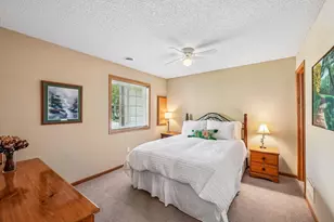 912 Kelly Ct, Chanhassen, MN 55317 - Photo 12
