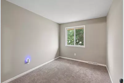 459 S Mailand Court, Maplewood, MN 55119 - Photo 18