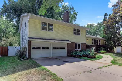1866 Shryer Avenue W, Roseville, MN 55113 - Photo 2