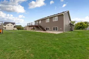 2401 Foxtail Ln, Faribault, MN 55021 - Photo 10