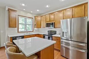 2321 Woodcrest Dr, Woodbury, MN 55129 - Photo 8
