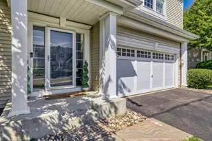 2321 Woodcrest Dr, Woodbury, MN 55129 - Photo 2