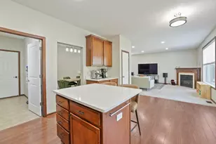 2321 Woodcrest Dr, Woodbury, MN 55129 - Photo 10