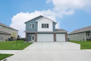 4871 Hampton Cir S, Moorhead, MN 56560 - Photo 1