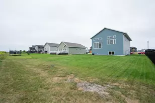 4871 Hampton Cir S, Moorhead, MN 56560 - Photo 32