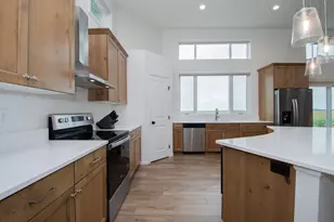 4871 Hampton Cir S, Moorhead, MN 56560 - Photo 6