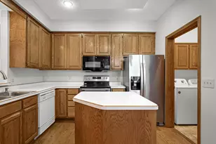 16270 Crystal Hills Dr, Lakeville, MN 55044 - Photo 6
