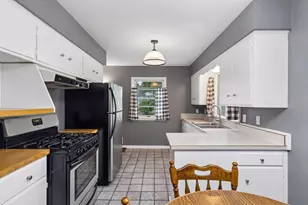 157 Poplar St W, South Saint Paul, MN 55075 - Photo 10