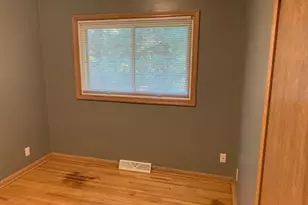 725 Robinwood Ln, Hopkins, MN 55305 - Photo 18