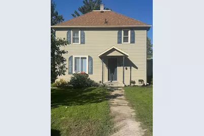421 Geary Avenue NE, Bagley, MN 56621 - Photo 2