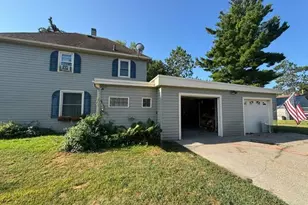 421 Geary Ave NE, Bagley, MN 56621 - Photo 2