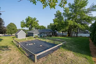 914 N 5th St, Saint Peter, MN 56082 - Photo 32