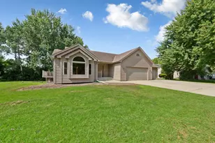 1160 Greenleaf Rd, Owatonna, MN 55060 - Photo 2