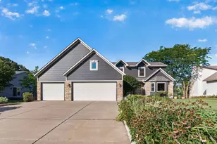 3569 Gershwin Ave N, Oakdale, MN 55128 - Photo 2