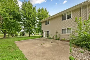 1437 McIntosh Cir, Shakopee, MN 55379 - Photo 6