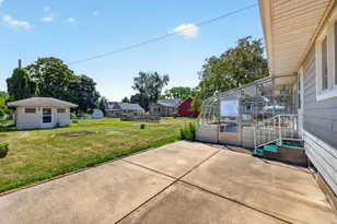417 W Irving St, Lake City, MN 55041 - Photo 8
