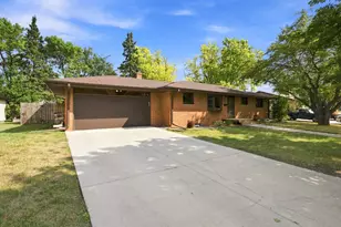 1010 22nd Ave S, Moorhead, MN 56560 - Photo 2
