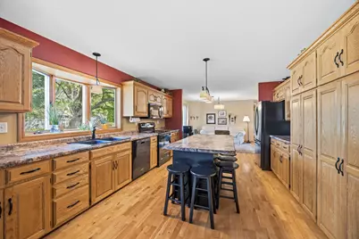 137 Elk Drive SE, Hutchinson, MN 55350 - Photo 4
