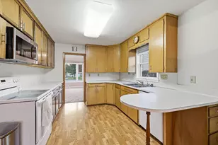 307 S 4th St, Le Sueur, MN 56058 - Photo 6