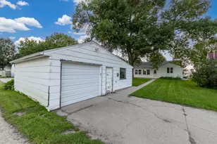 307 S 4th St, Le Sueur, MN 56058 - Photo 24