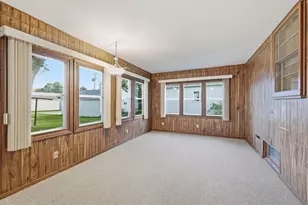 307 S 4th St, Le Sueur, MN 56058 - Photo 10