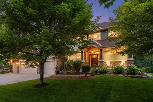 15710 52nd Ave N, Plymouth, MN 55446 - Photo 2