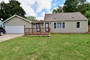 5366 Saint Stephens St, Mounds View, MN 55112 - Photo 2