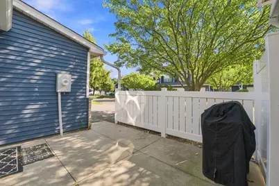 410 Hickory Lane N, Oakdale, MN 55128 - Photo 28
