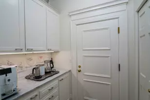 387 Portland Ave, Saint Paul, MN 55102 - Photo 14