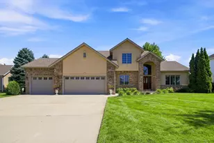 2270 Deer Trail Ln NE, Owatonna, MN 55060 - Photo 2