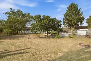 1600 Amy Ln, Brooklyn Center, MN 55430 - Photo 38