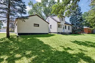 160 Mission Ln, Bloomington, MN 55420 - Photo 40