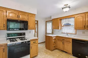 241 Van Buren Ave N, Hopkins, MN 55343 - Photo 12