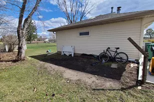 3002 4th St NE, Austin, MN 55912 - Photo 12