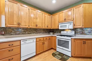 13250 39th Ave N, Plymouth, MN 55441 - Photo 10