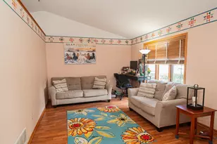 2205 Jennifer Ct, North Saint Paul, MN 55109 - Photo 8