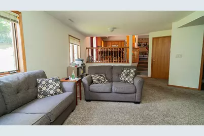2205 Jennifer Court, North Saint Paul, MN 55109 - Photo 2