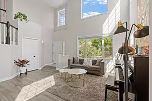 2051 Highgate Cir, Chanhassen, MN 55317 - Photo 10